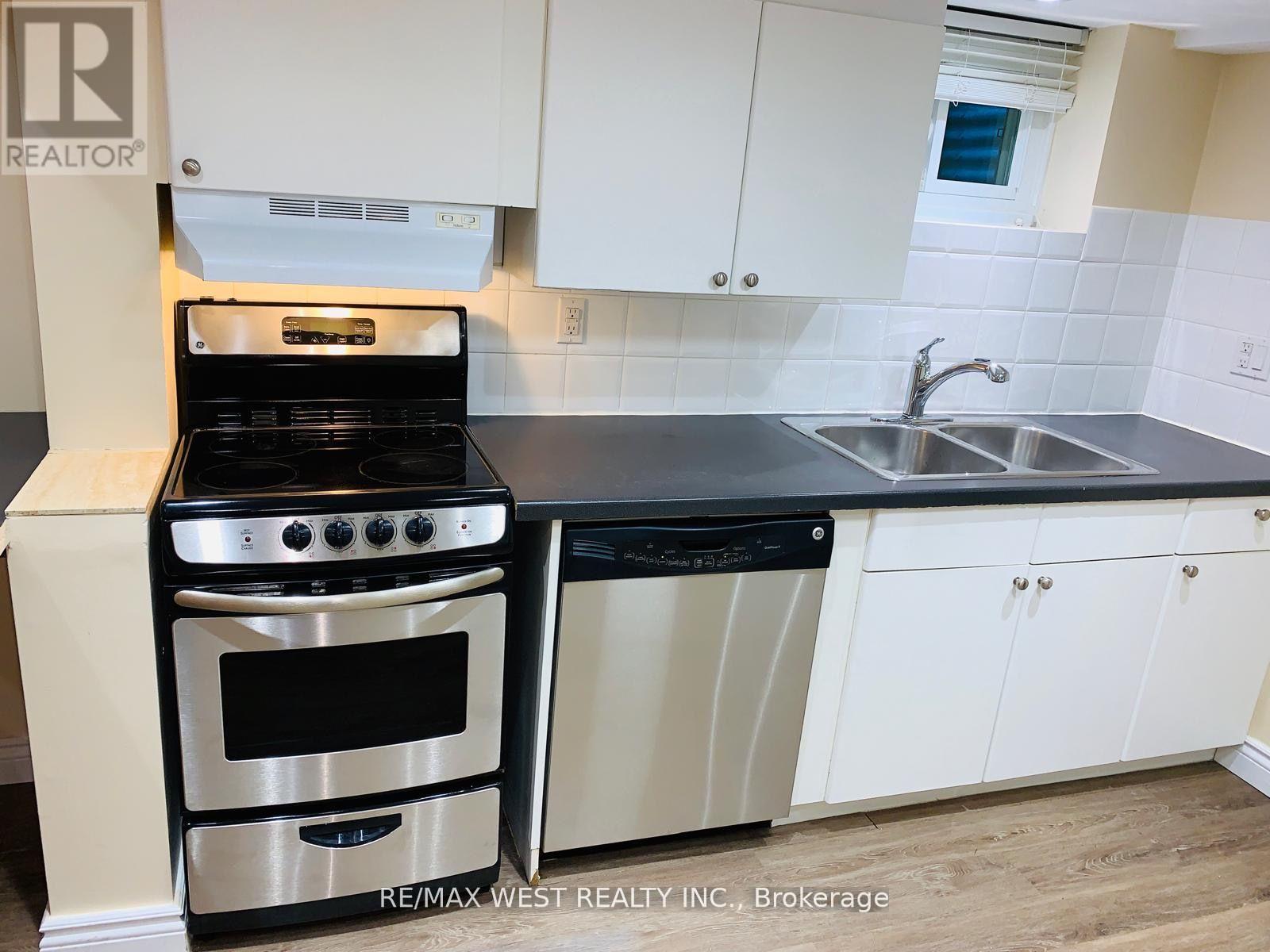 Lower - 900 Avenue Road, Toronto, Ontario  M5P 2K6 - Photo 11 - C13007816