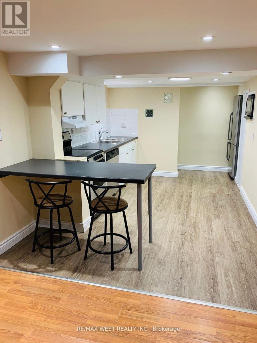 Lower - 900 Avenue Road, Toronto, Ontario  M5P 2K6 - Photo 12 - C13007816