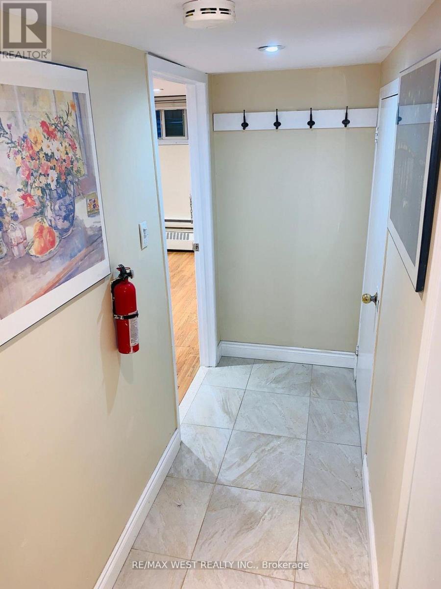 Lower - 900 Avenue Road, Toronto, Ontario  M5P 2K6 - Photo 5 - C13007816