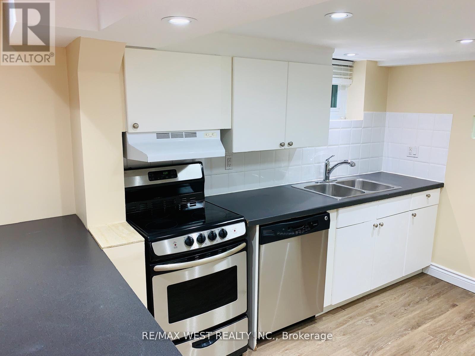 Lower - 900 Avenue Road, Toronto, Ontario  M5P 2K6 - Photo 8 - C13007816