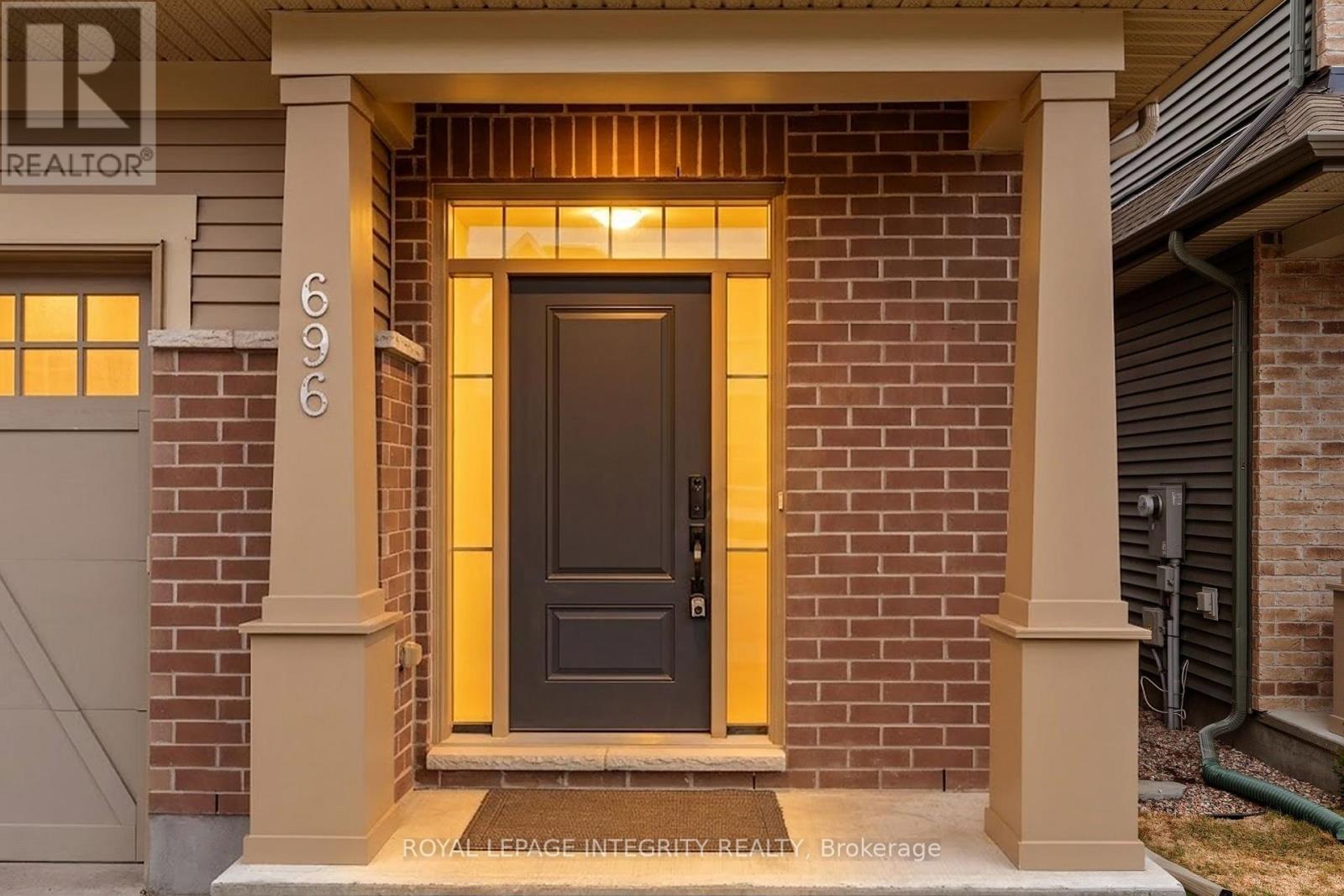 696 Vivera Place, Ottawa, Ontario  K2S 2N1 - Photo 3 - X13007504