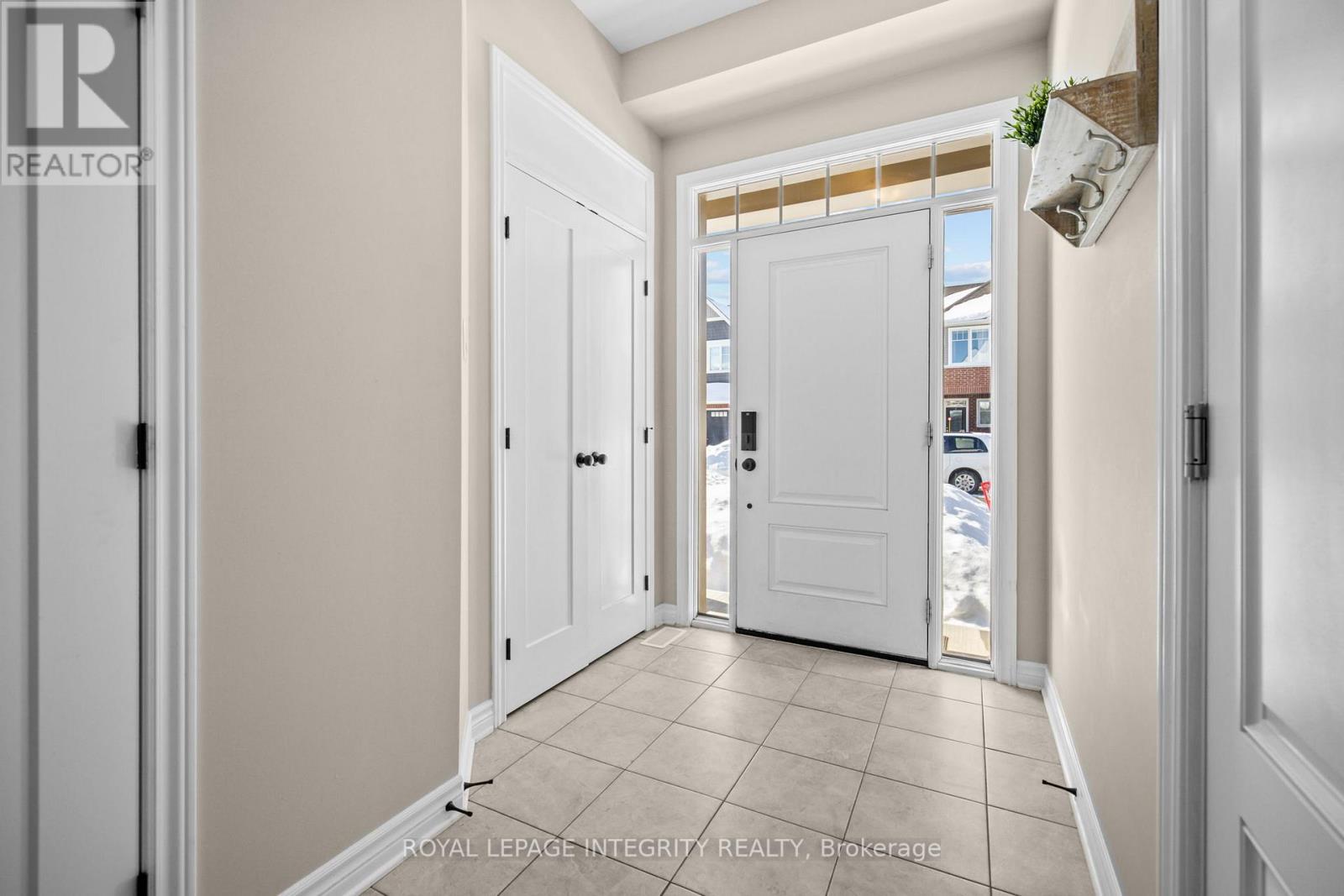 696 Vivera Place, Ottawa, Ontario  K2S 2N1 - Photo 4 - X13007504