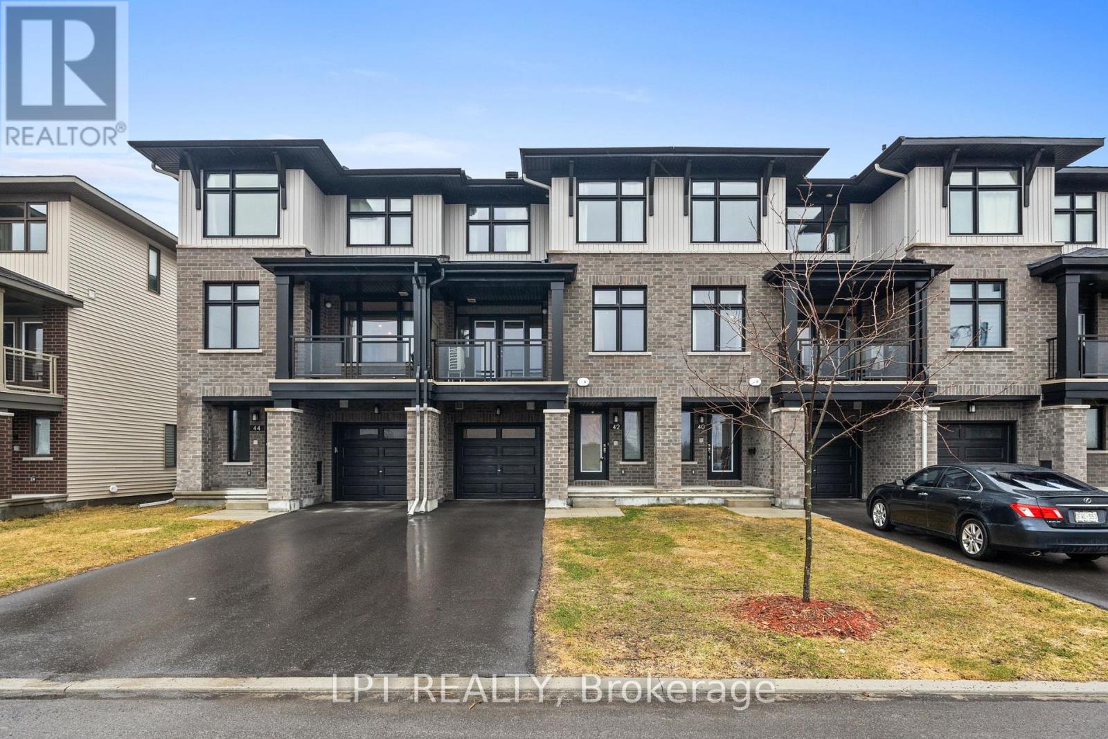 42 VERGLAS LANE, ottawa, Ontario