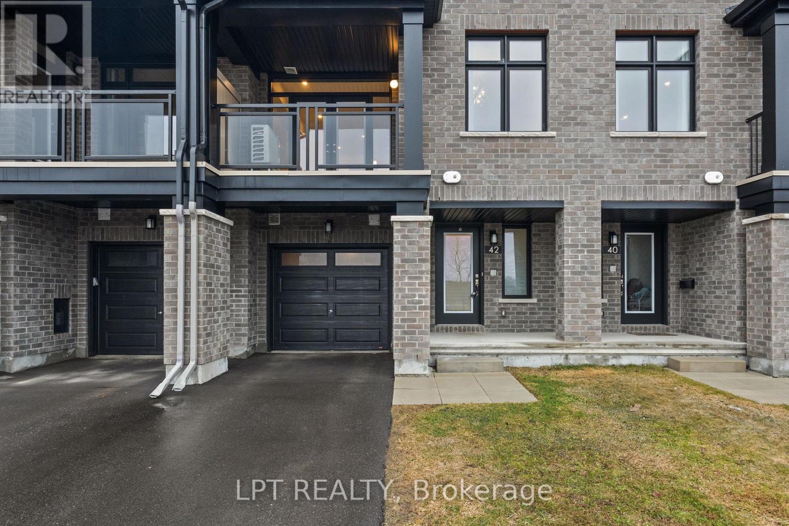 42 Verglas Lane, Ottawa, Ontario  K1W 0R2 - Photo 3 - X13007568