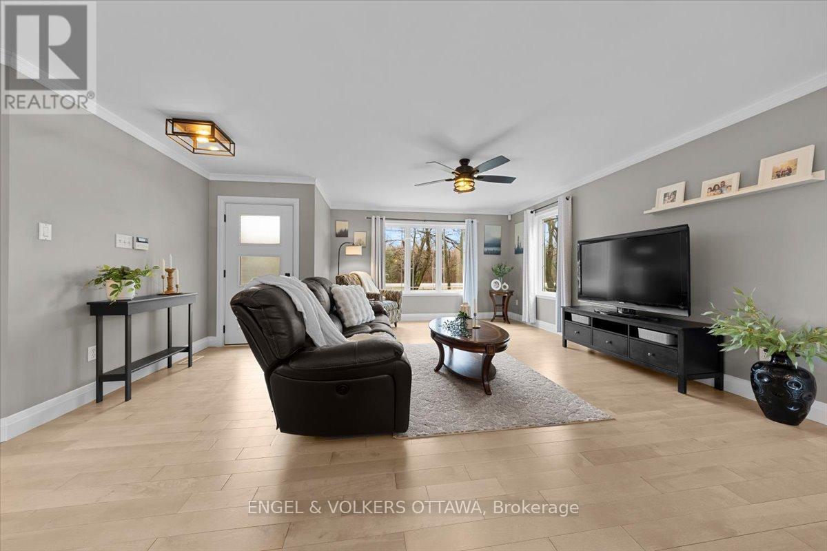 924 County 9 Road, Alfred And Plantagenet, Ontario  K0B 1C0 - Photo 5 - X13007682