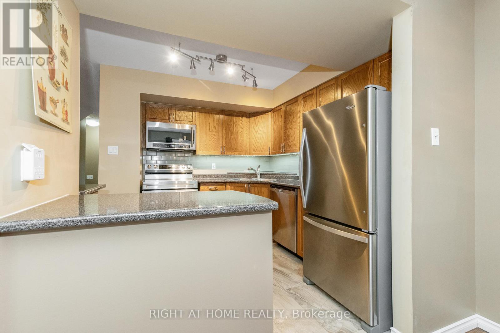 2034 P Avenue, Ottawa, Ontario K1G 6G7 - Photo 11 - X13007700