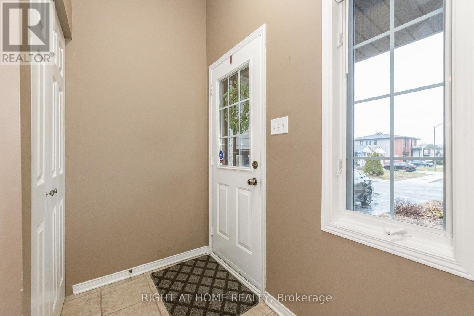 2034 P Avenue, Ottawa, Ontario K1G 6G7 - Photo 4 - X13007700