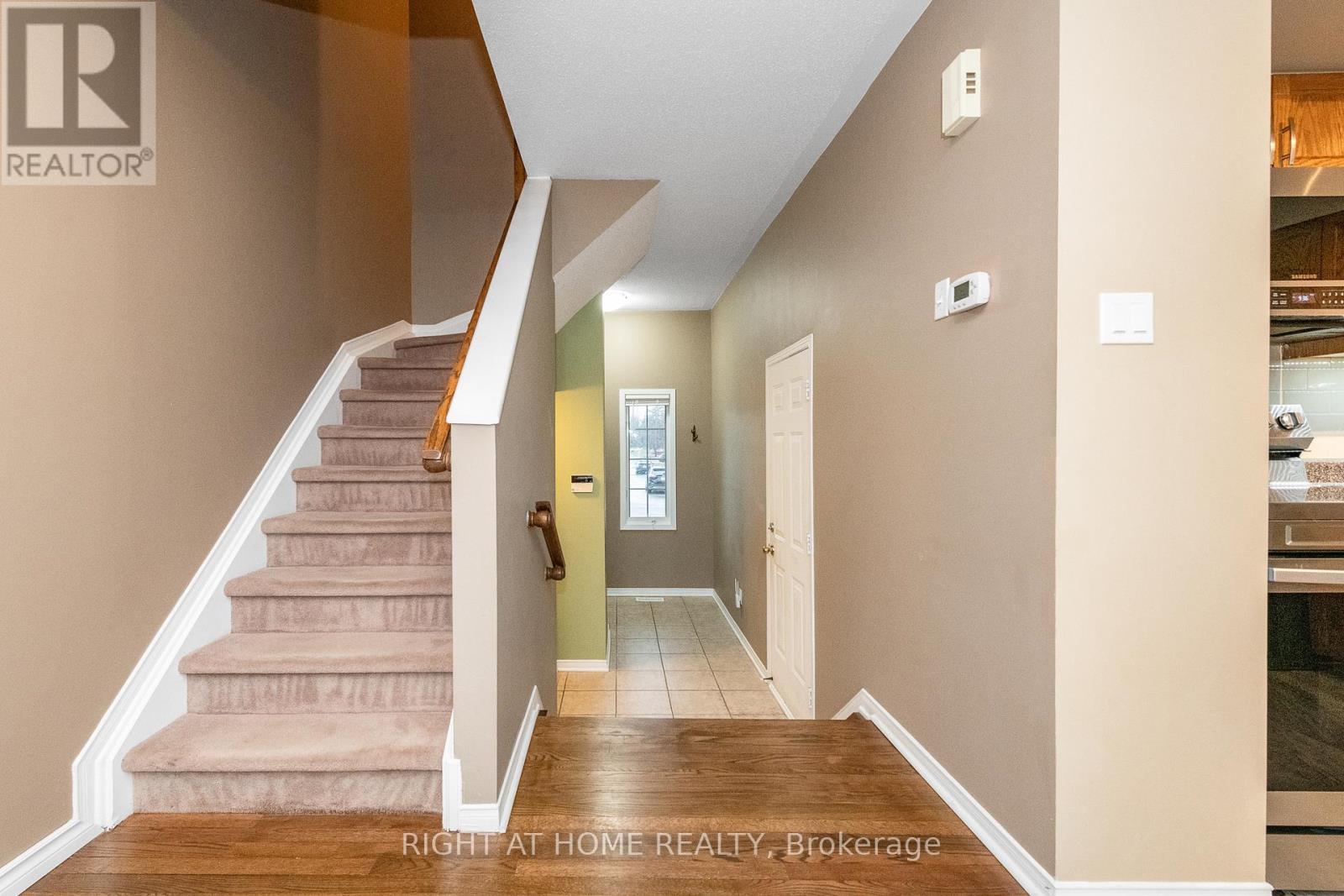 2034 P Avenue, Ottawa, Ontario K1G 6G7 - Photo 5 - X13007700