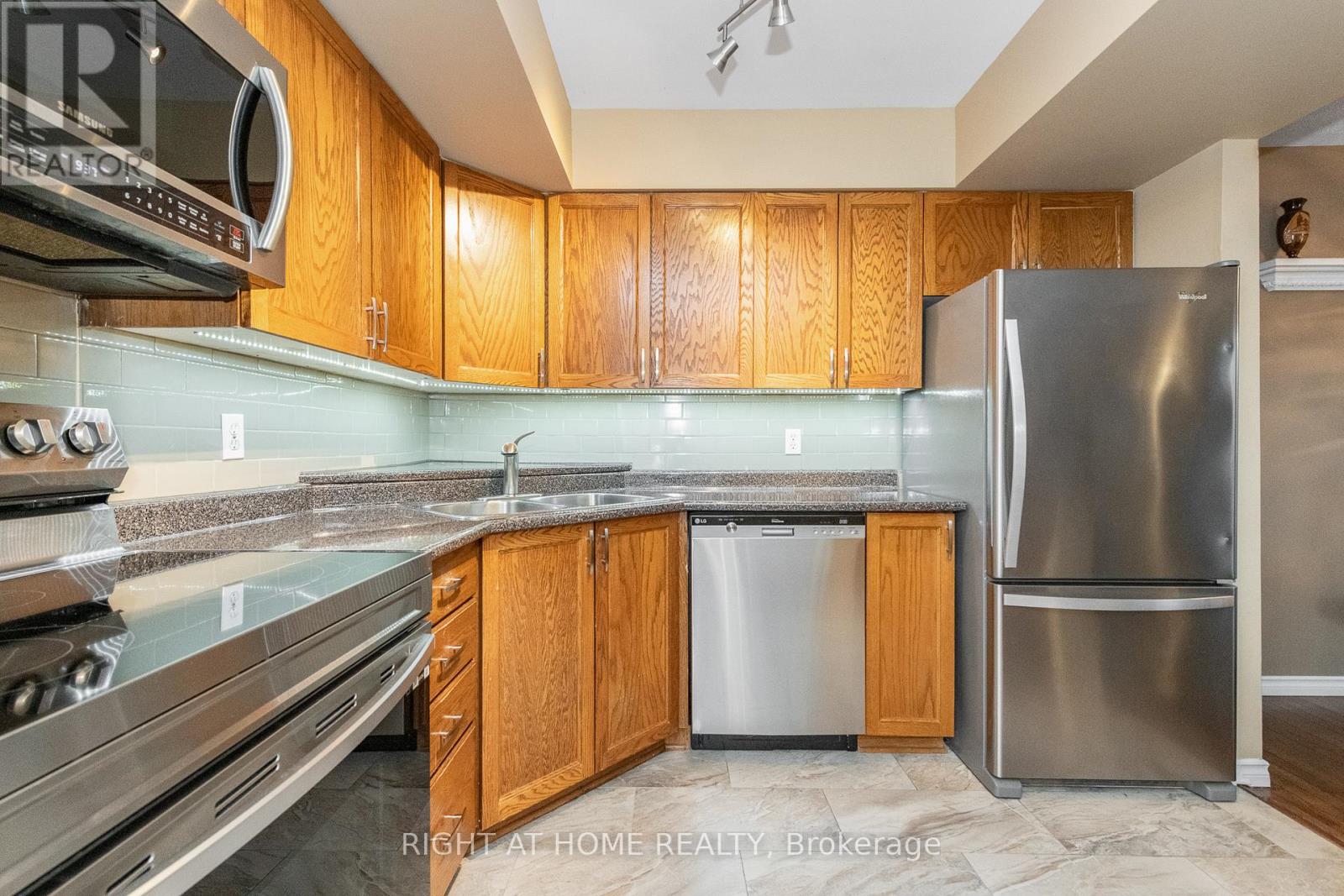 2034 P Avenue, Ottawa, Ontario K1G 6G7 - Photo 7 - X13007700