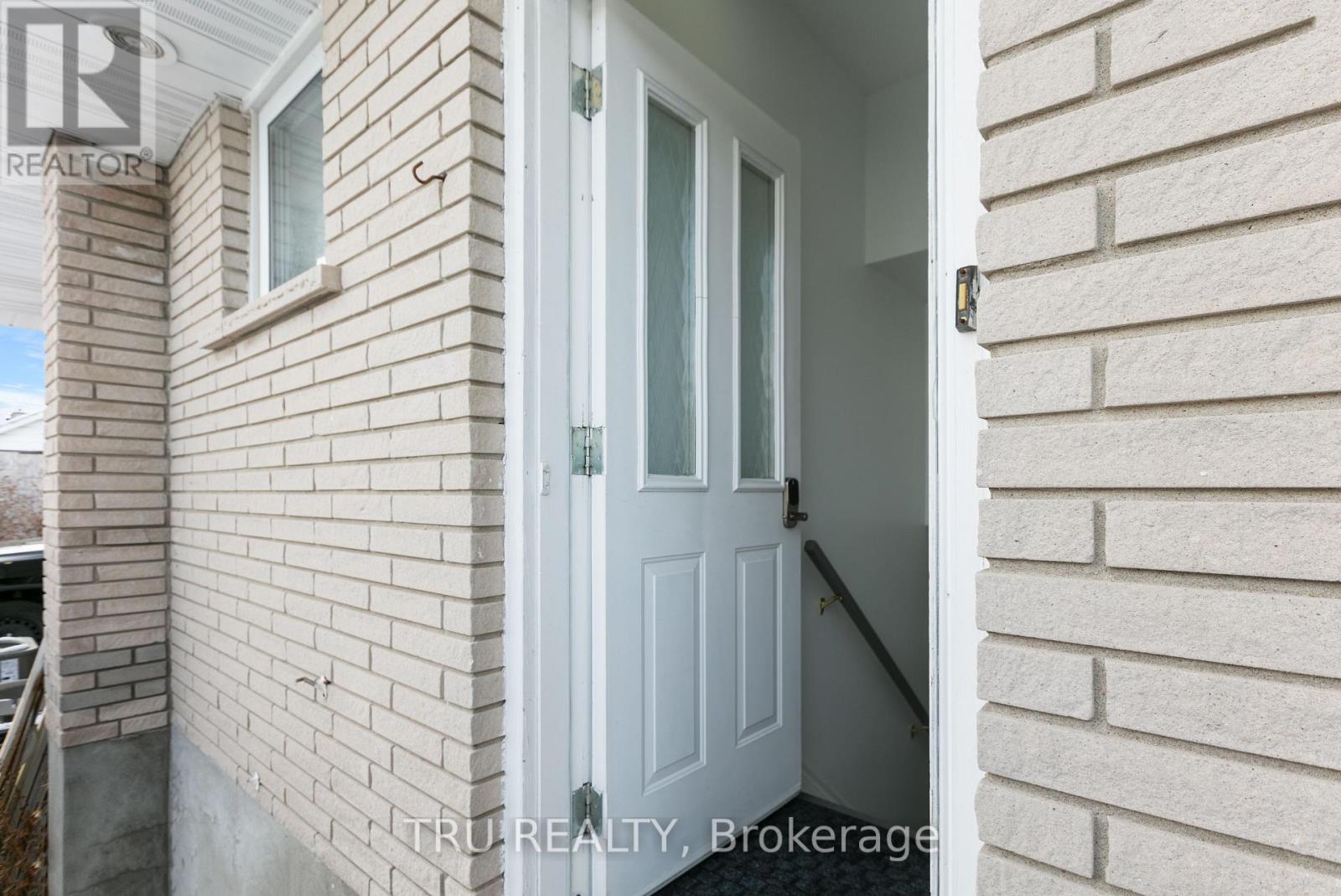 1901 Banff Avenue, Ottawa, Ontario  K1V 7W9 - Photo 5 - X13007736