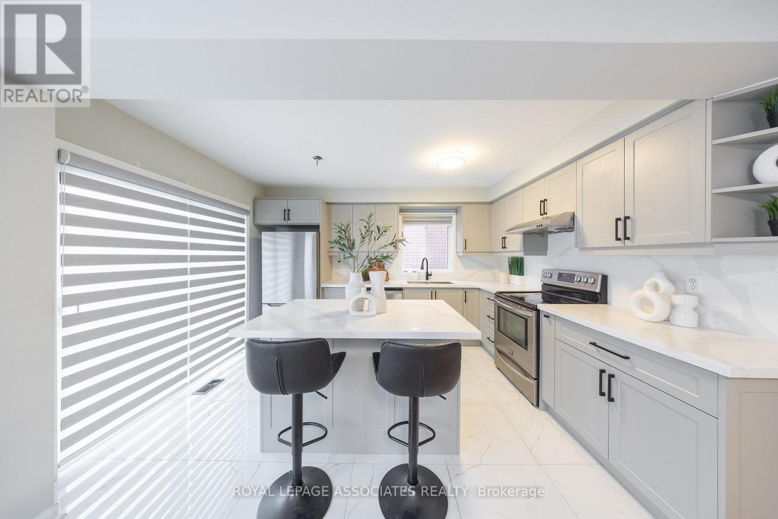 149 Rouge River Drive, Toronto, Ontario  M1B 6G2 - Photo 15 - E13007474