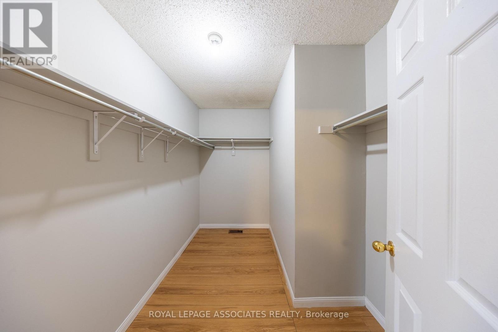 149 Rouge River Drive, Toronto, Ontario  M1B 6G2 - Photo 31 - E13007474