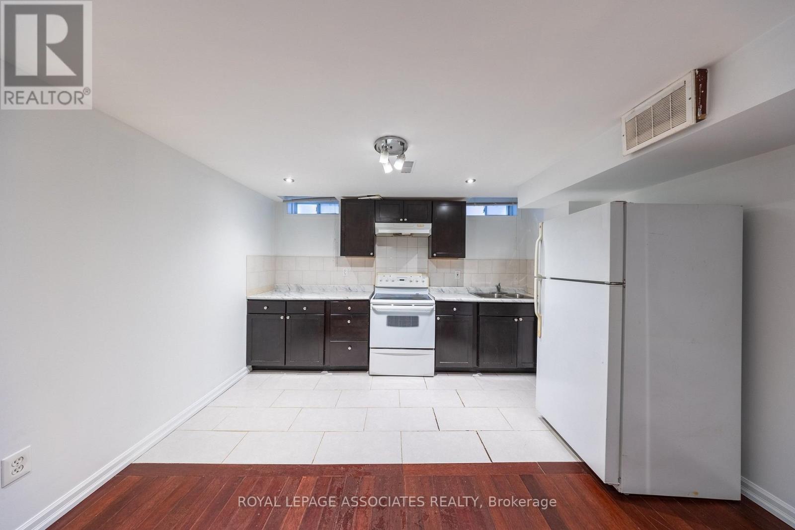 149 Rouge River Drive, Toronto, Ontario  M1B 6G2 - Photo 35 - E13007474