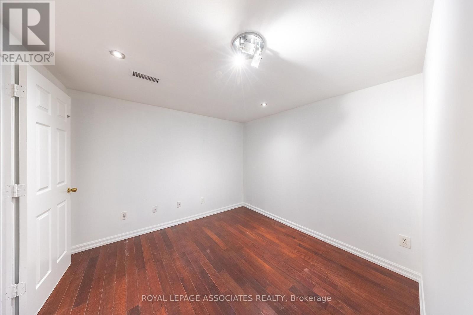 149 Rouge River Drive, Toronto, Ontario  M1B 6G2 - Photo 37 - E13007474