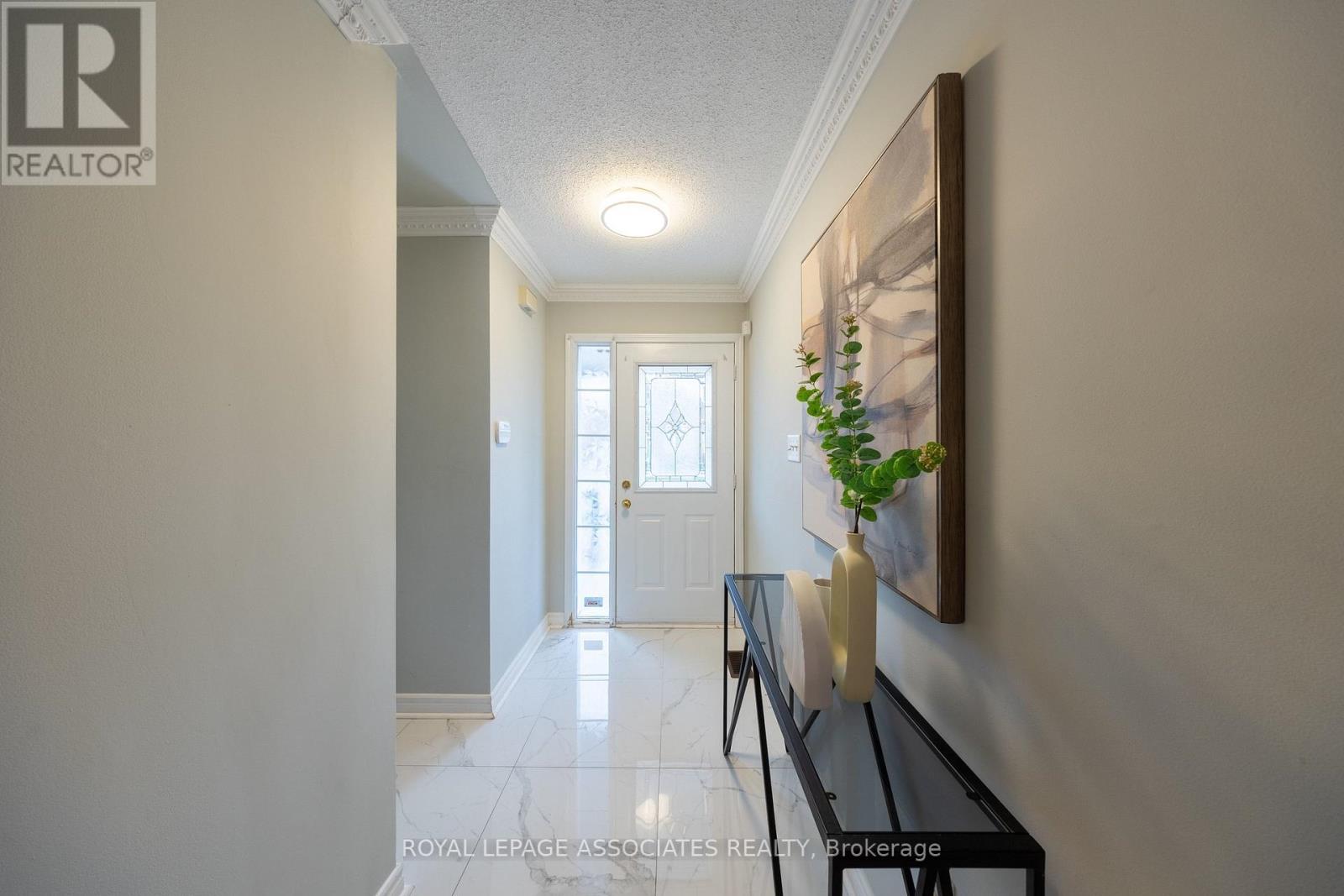 149 Rouge River Drive, Toronto, Ontario  M1B 6G2 - Photo 7 - E13007474