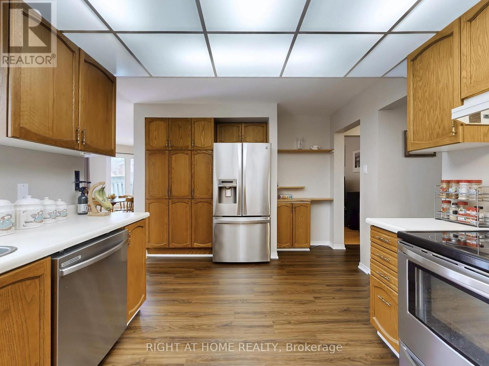 531 Steeple Hill, Pickering, Ontario  L1V 5Z6 - Photo 10 - E13007570