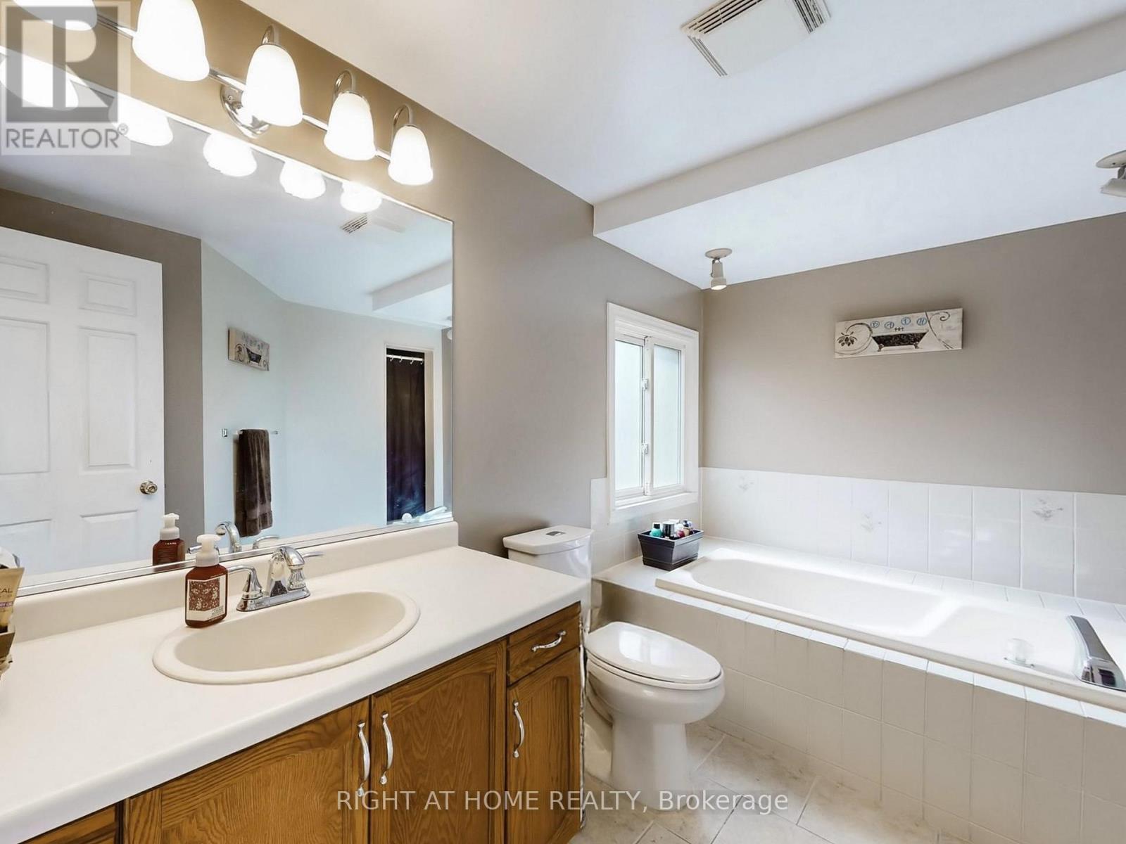 531 Steeple Hill, Pickering, Ontario  L1V 5Z6 - Photo 20 - E13007570