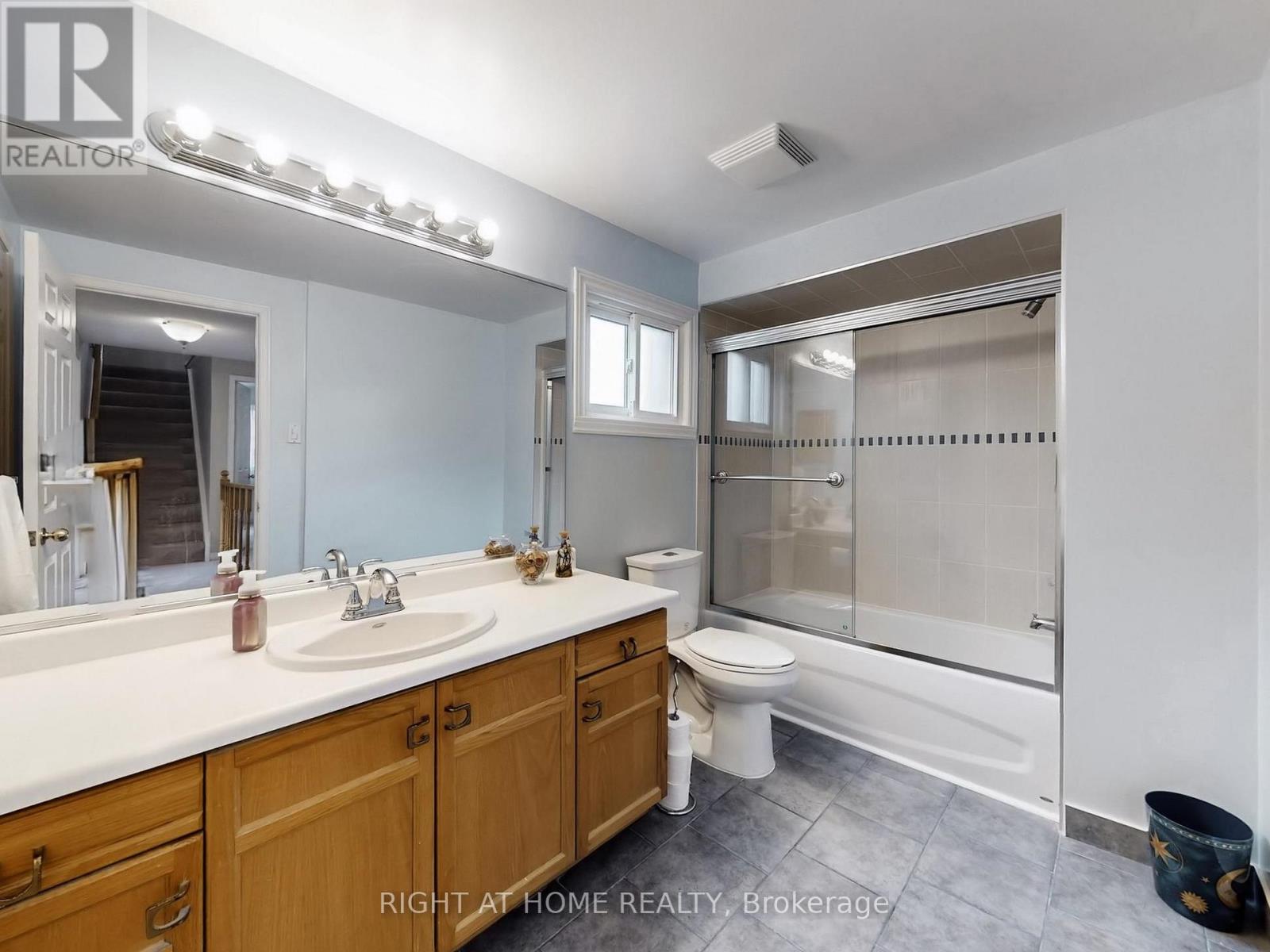 531 Steeple Hill, Pickering, Ontario  L1V 5Z6 - Photo 23 - E13007570