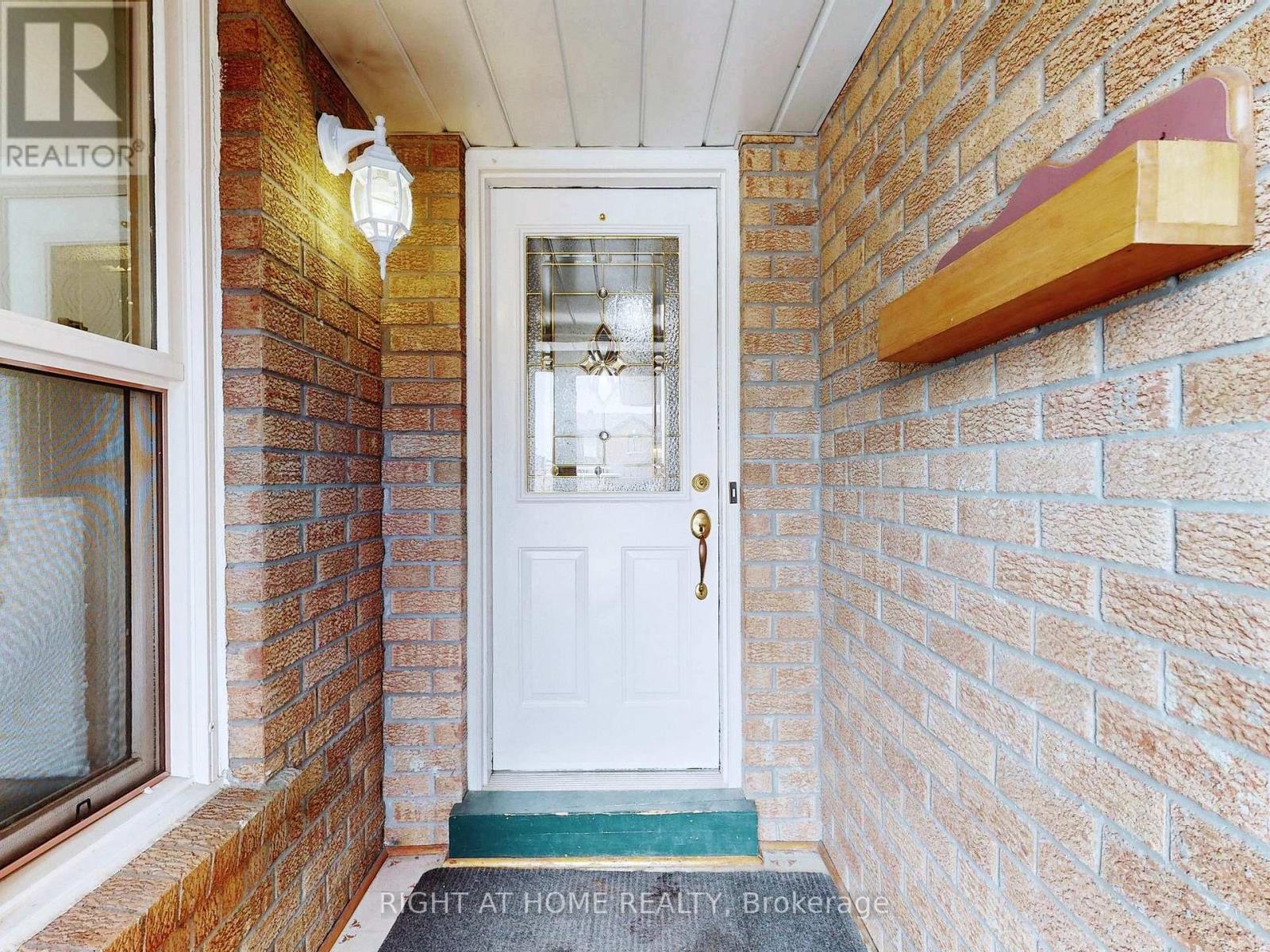 531 Steeple Hill, Pickering, Ontario  L1V 5Z6 - Photo 4 - E13007570