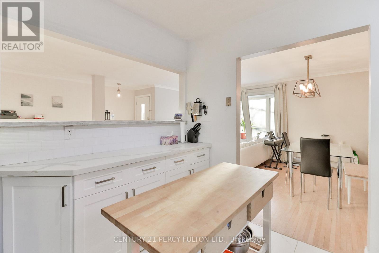 253 Chine Drive, Toronto, Ontario  M1M 2L6 - Photo 15 - E13007744