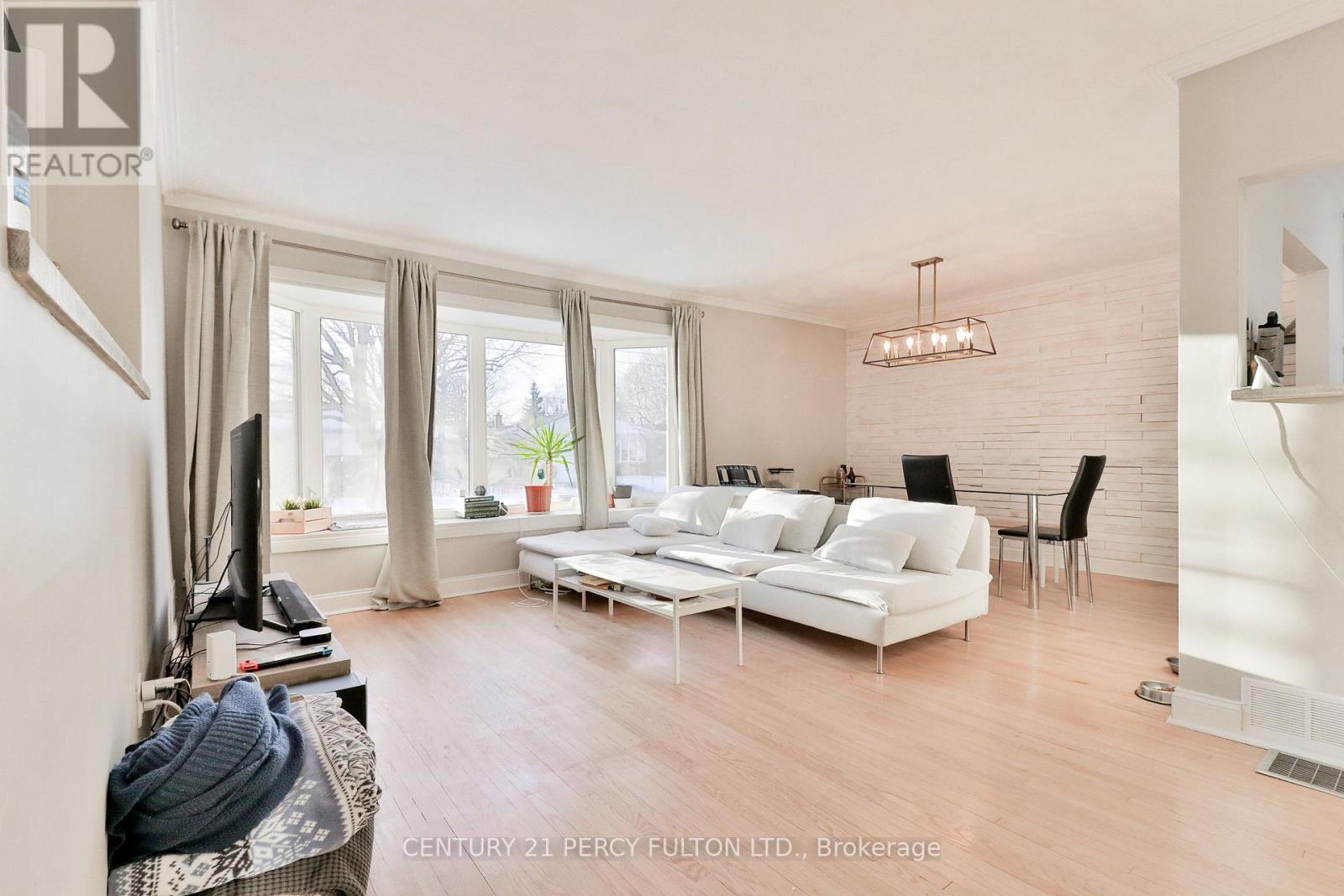 253 Chine Drive, Toronto, Ontario  M1M 2L6 - Photo 4 - E13007744