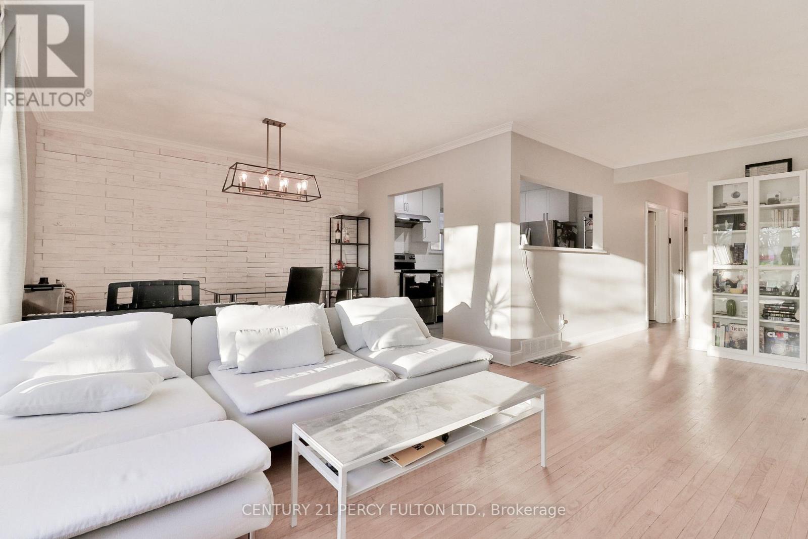 253 Chine Drive, Toronto, Ontario  M1M 2L6 - Photo 6 - E13007744