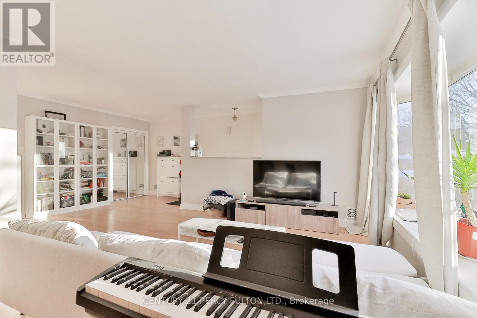 253 Chine Drive, Toronto, Ontario  M1M 2L6 - Photo 8 - E13007744