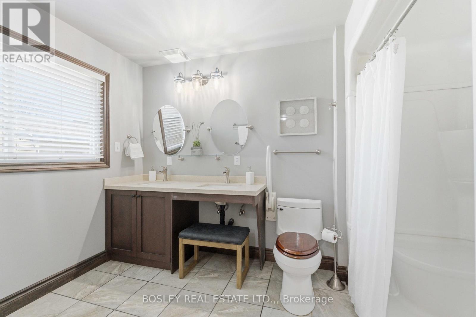 5009 Amelia Crescent, Niagara Falls, Ontario  L2E 5C4 - Photo 15 - X13007598