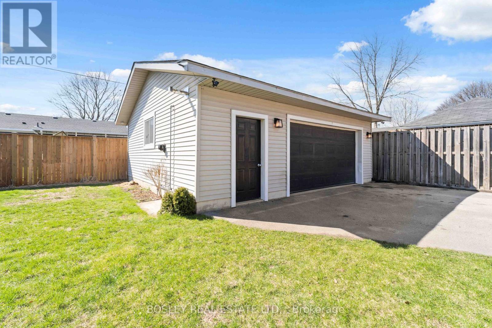 5009 Amelia Crescent, Niagara Falls, Ontario  L2E 5C4 - Photo 44 - X13007598