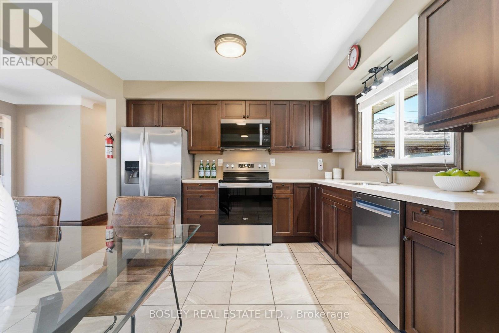 5009 Amelia Crescent, Niagara Falls, Ontario  L2E 5C4 - Photo 9 - X13007598