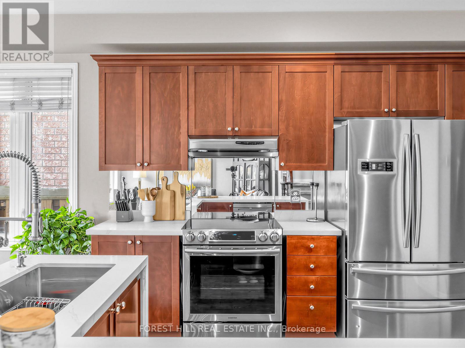 65 Victoria Wood Avenue, Markham, Ontario  L6E 1K2 - Photo 18 - N13007470