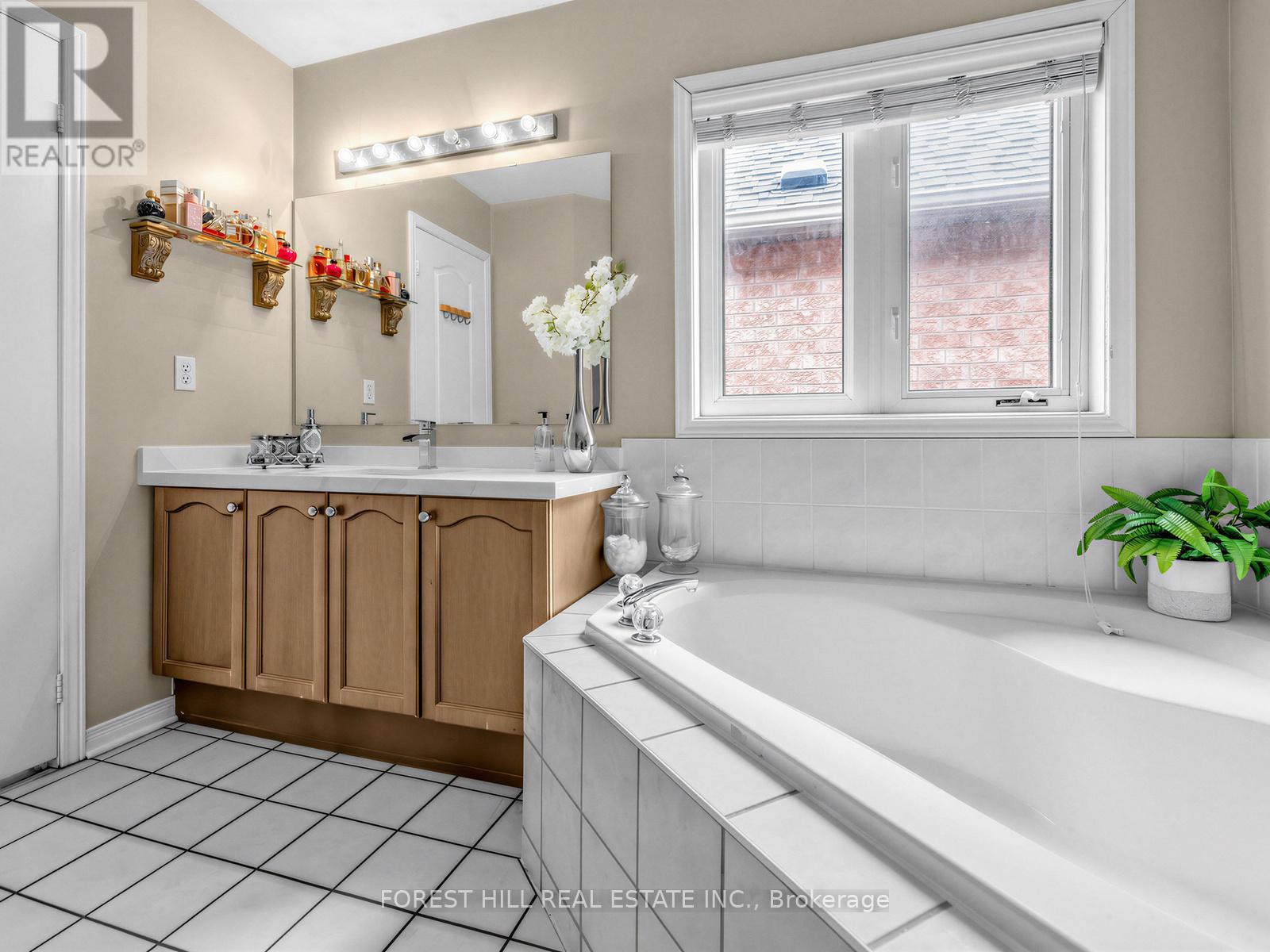 65 Victoria Wood Avenue, Markham, Ontario  L6E 1K2 - Photo 31 - N13007470