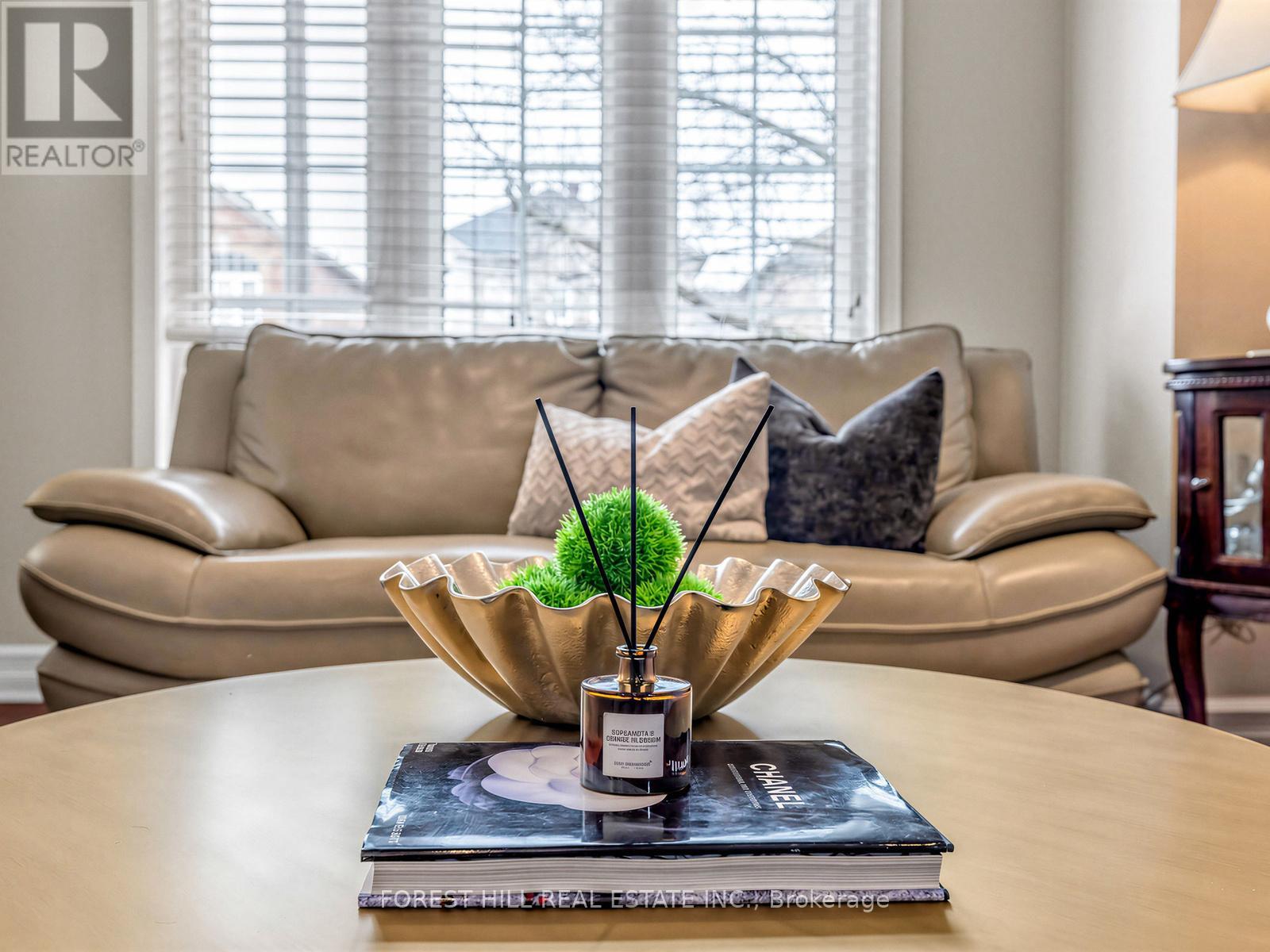 65 Victoria Wood Avenue, Markham, Ontario  L6E 1K2 - Photo 6 - N13007470