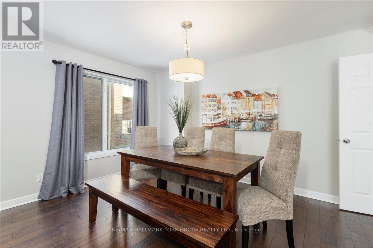 19 Silverstone Crescent, Georgina, Ontario  L4P 4A5 - Photo 11 - N13007476