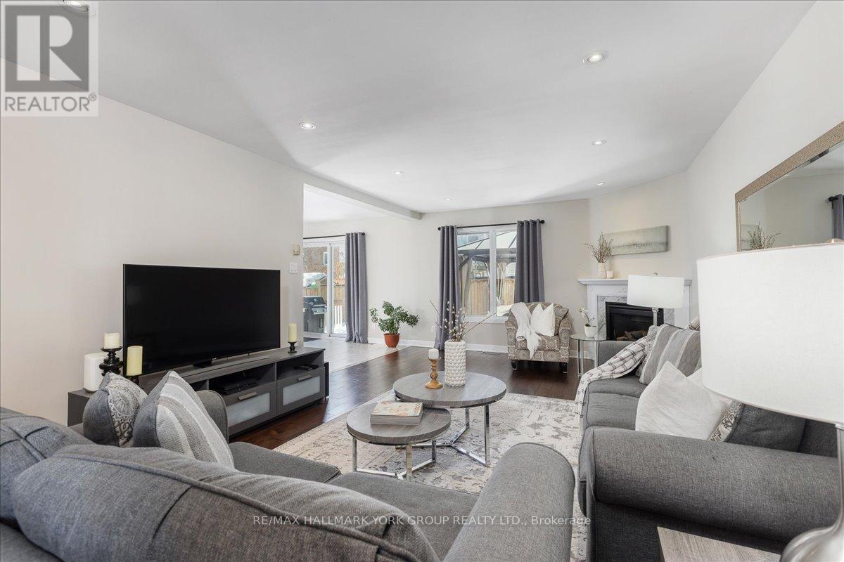 19 Silverstone Crescent, Georgina, Ontario  L4P 4A5 - Photo 12 - N13007476