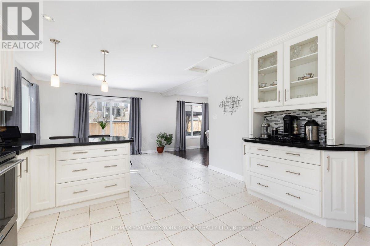 19 Silverstone Crescent, Georgina, Ontario  L4P 4A5 - Photo 21 - N13007476