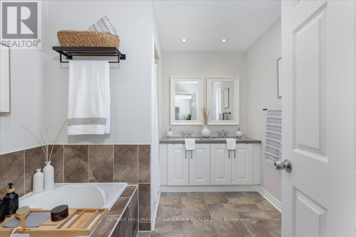 19 Silverstone Crescent, Georgina, Ontario  L4P 4A5 - Photo 24 - N13007476