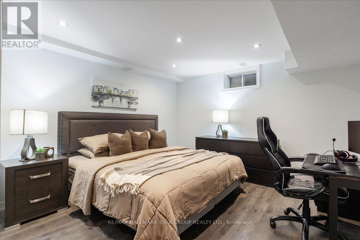 19 Silverstone Crescent, Georgina, Ontario  L4P 4A5 - Photo 35 - N13007476