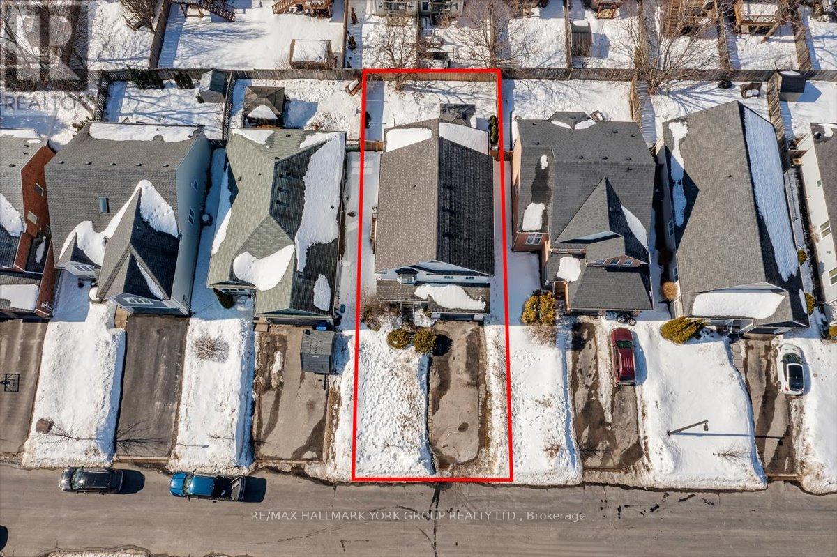 19 Silverstone Crescent, Georgina, Ontario  L4P 4A5 - Photo 4 - N13007476