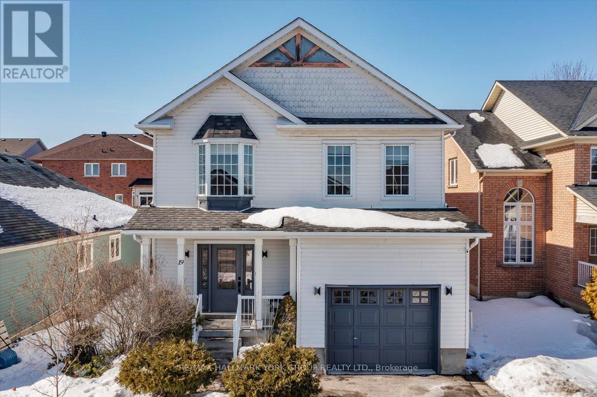 19 Silverstone Crescent, Georgina, Ontario  L4P 4A5 - Photo 5 - N13007476