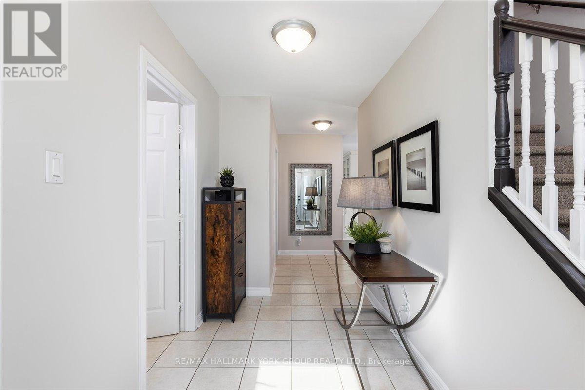 19 Silverstone Crescent, Georgina, Ontario  L4P 4A5 - Photo 7 - N13007476