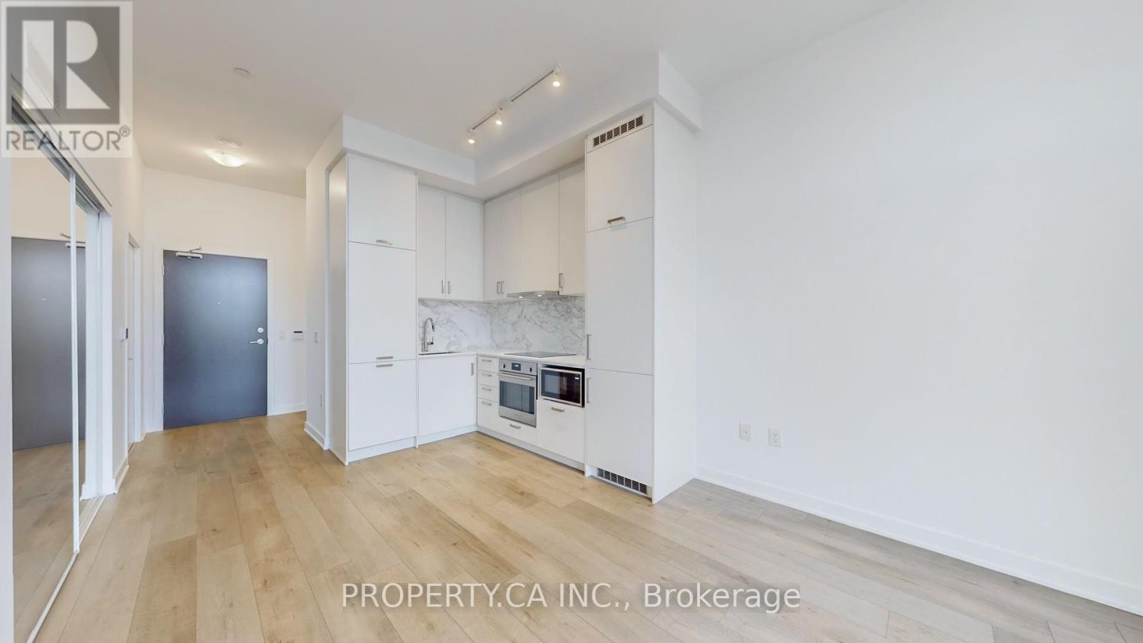 211 - 60 Honeycrisp Crescent, Vaughan, Ontario  L4K 0N5 - Photo 4 - N13007534