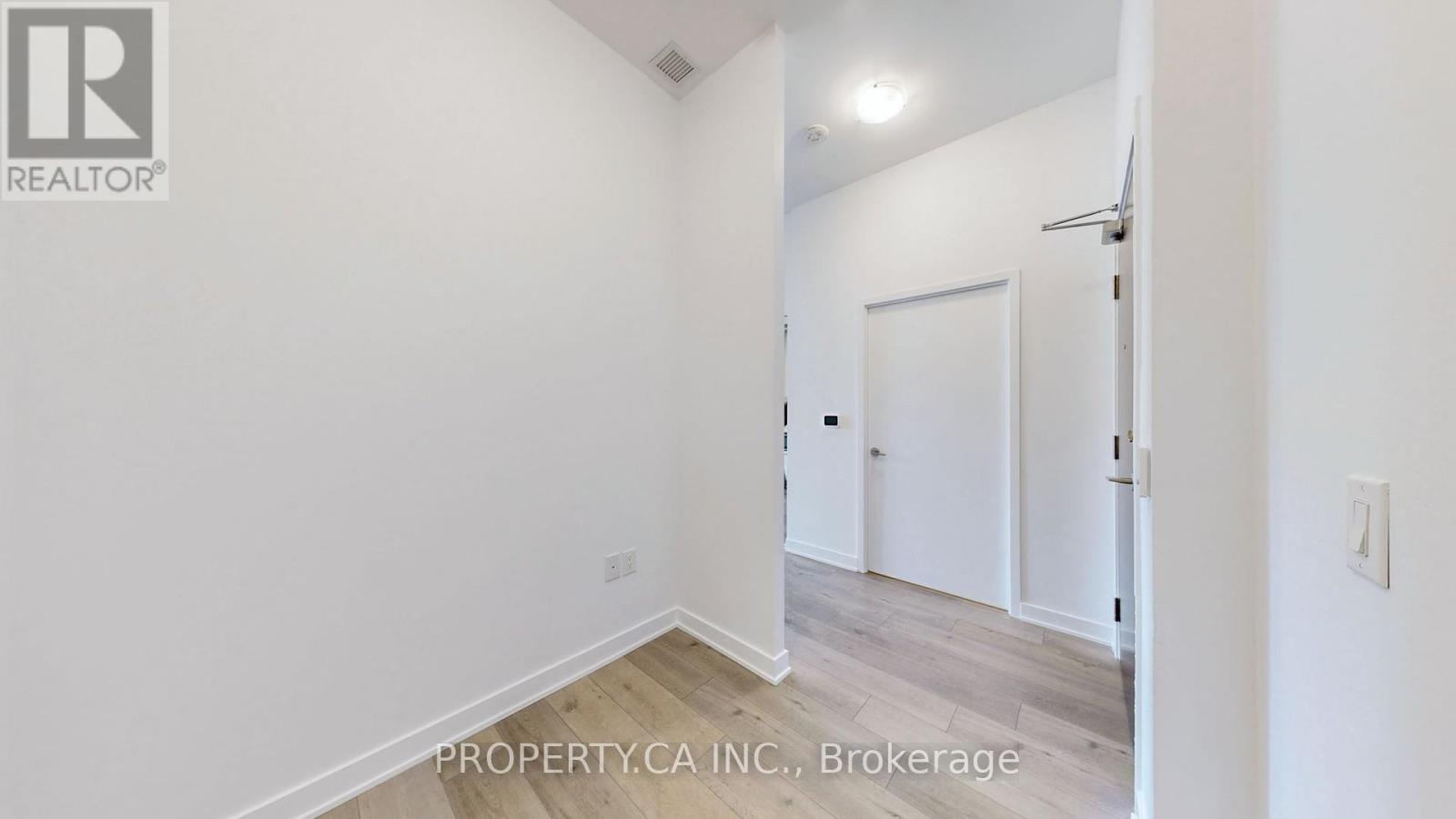 211 - 60 Honeycrisp Crescent, Vaughan, Ontario  L4K 0N5 - Photo 8 - N13007534