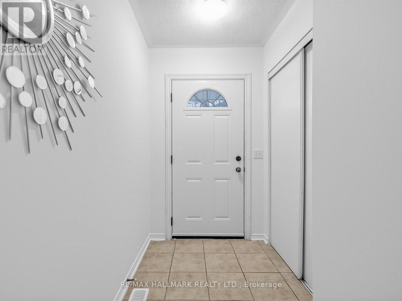 2b - 51 Northern Heights Drive, Richmond Hill, Ontario  L4B 4C9 - Photo 3 - N13007586