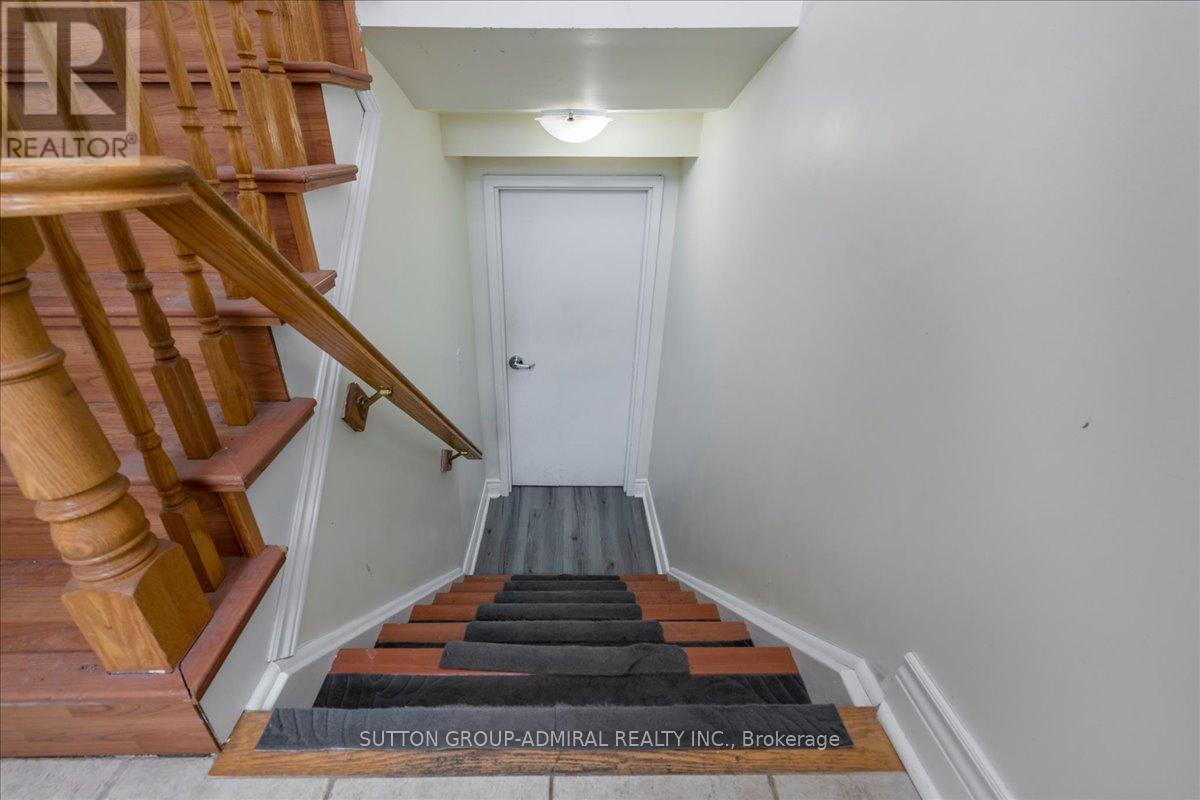 104 Marsellus Drive, Barrie, Ontario  L4N 8R7 - Photo 2 - S13007806