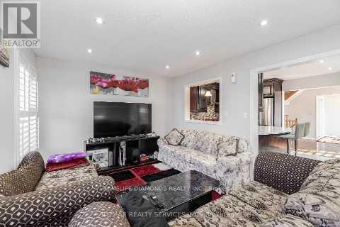 123 Oatfield Road, Brampton (Sandringham-Wellington), Ontario  L6R 1Y6 - Photo 5 - W13003860