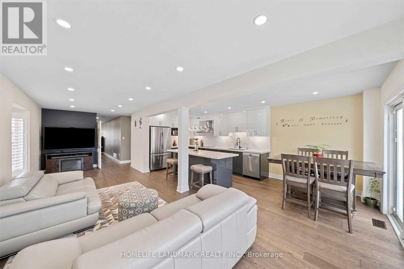 2418 Highcroft Road, Oakville, Ontario  L6M 4Y6 - Photo 7 - W12993920