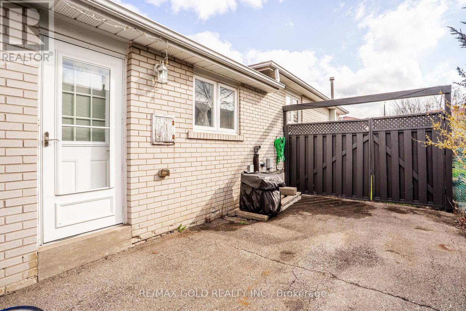 53 Davenport Crescent, Brampton, Ontario  L6T 3L5 - Photo 37 - W13000324