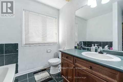 123 Oatfield Road, Brampton (Sandringham-Wellington), Ontario  L6R 1Y6 - Photo 9 - W13003860