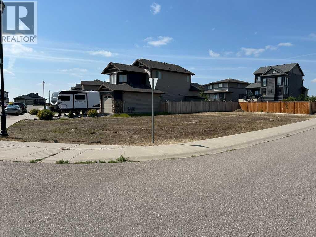 14 Canyon Estates Lane W, Lethbridge, Alberta  T1K 5W7 - Photo 2 - A2272385